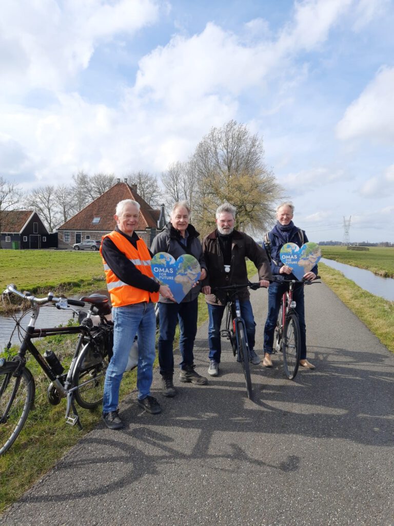 f6396fb8 abb2 4d95 a81b 83149e82d3d5 768x1024