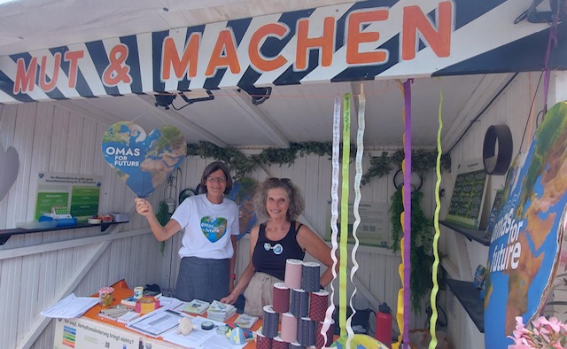 Infostand und Waffelbäckerei 