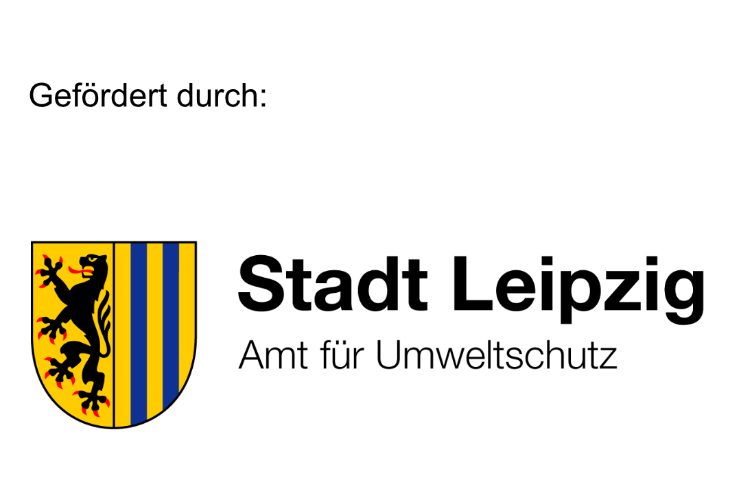 Logo der Stadt Leipzig mit einem gelb-blauen Schild, auf dem links ein schwarzer Löwe und rechts der Text Gefördert durch: Stadt Leipzig Amt für Umweltschutz auf der rechten Seite.