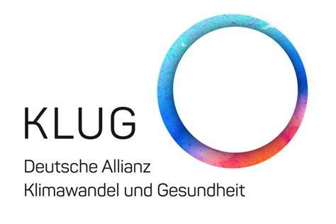 Logo der KLUG mit einem bunten Kreisring auf der rechten Seite und dem Text KLUG Deutsche Allianz Klimawandel und Gesundheit auf der linken Seite, der Gesundheit für Zukunft und die Deutsche Allianz für Klimawandel und Gesundheit symbolisiert.