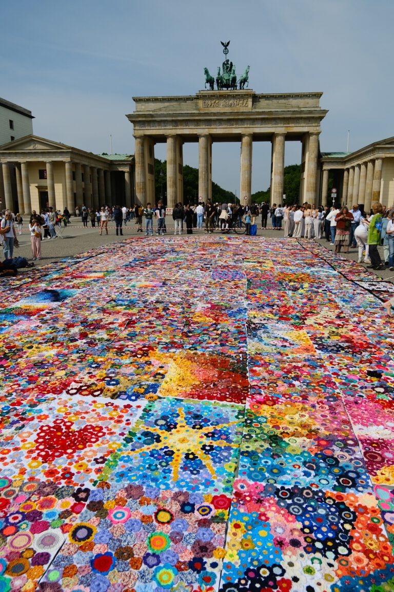 Kunstaktion am Brandenburger Tor ©O4F Berlin